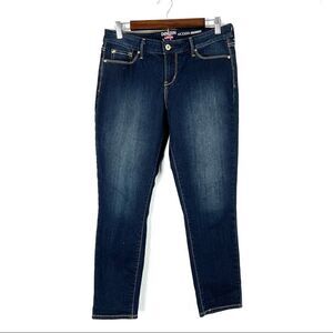 Levi’s Women’s Cropped Capri Jeans